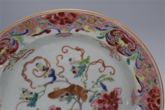 A Chinese export famille rose soup plate, Qianlong period, diameter 22cm